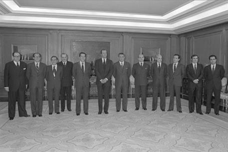 3/05/1980. 4 First legislature (2). Cabinet from May 1980 to September 1980. The new ministers, together with the King and the President of ...
